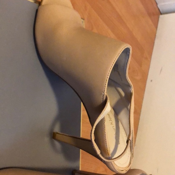 Shoes - Picture 2 of 3